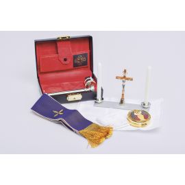 Bursa z wyposażeniem liturgicznym (7) - zdjęcie 2 - Bursa z wyposażeniem liturgicznym (7)