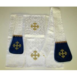 Ornat rzymski haftowany Matka Boża Szkaplerzna - zdjęcie 3 - Ornat rzymski haftowany Matka Boża Szkaplerzna