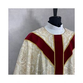 Ornat wielkanocny haftowany - aplikacja Baranka Bożego - zdjęcie 3 - Ornat wielkanocny haftowany - aplikacja Baranka Bożego