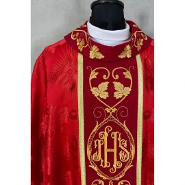Ornat gotycki czerwony, haftowany IHS (117K) - zdjęcie 2 - Ornat gotycki czerwony, haftowany IHS (117K)