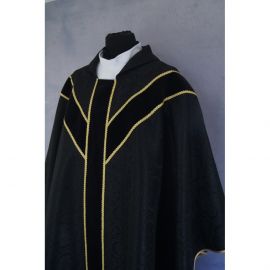 Ornat semi gotycki + stuła, kolor czarny, aksamitny pas (64K) - zdjęcie 2 - Ornat semi gotycki + stuła, kolor czarny, aksamitny pas (64K)