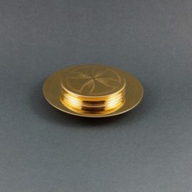 Patena do chorych mała,  mosiężna pozłacana śr. 11 cm - PATENY LITURGICZNE