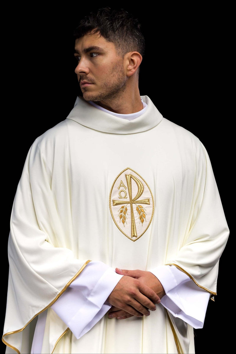 Ornat haftowany z symbolem  Alfa, Omega i symbol PAX - ecru (H192)