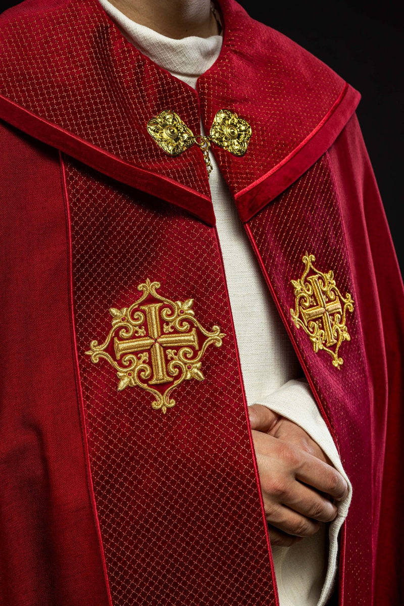 Kapa liturgiczna czerwona, haftowana, aksamitny czerwony pas (32H) - zdjęcie 3