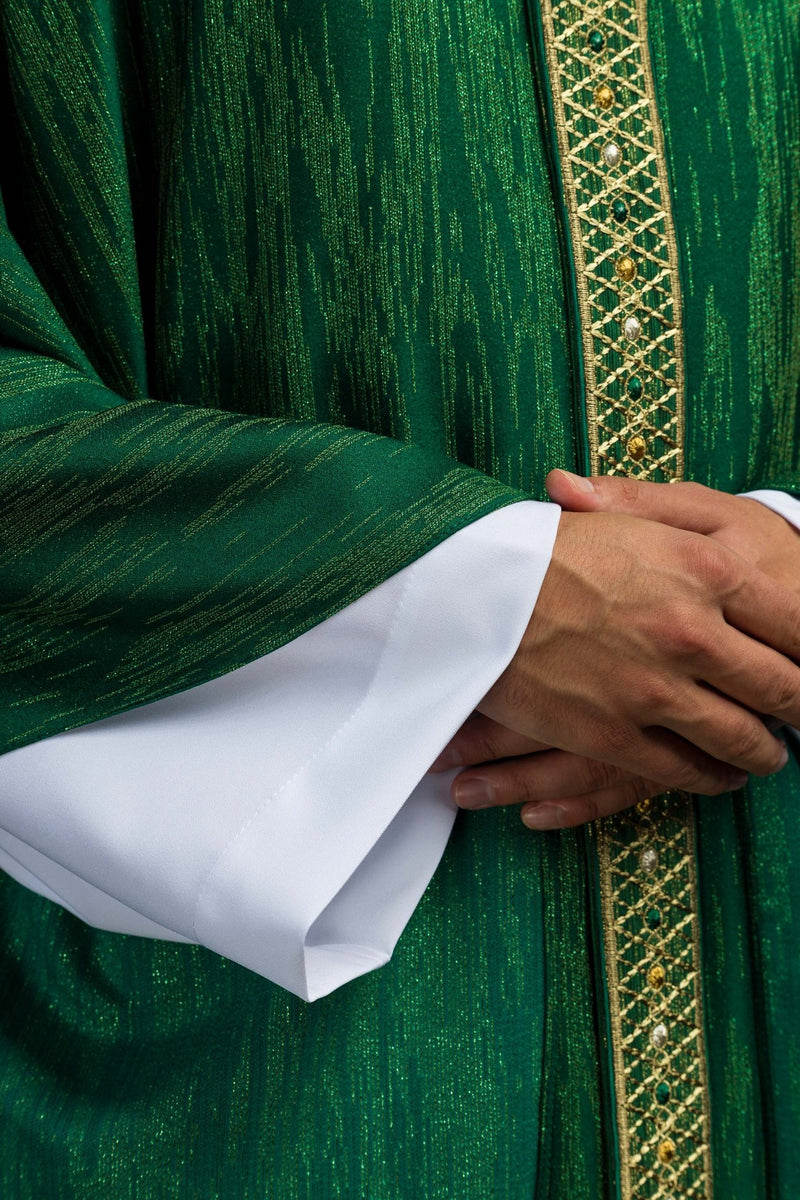 Ornat zielony, z haftowanym kołnierzem i pasem (H223) - zdjęcie 5