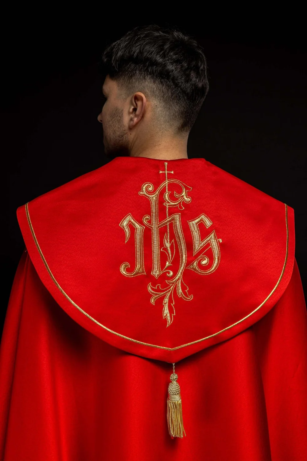 Kapa liturgiczna haftowana IHS - czerwona (38) - zdjęcie 4