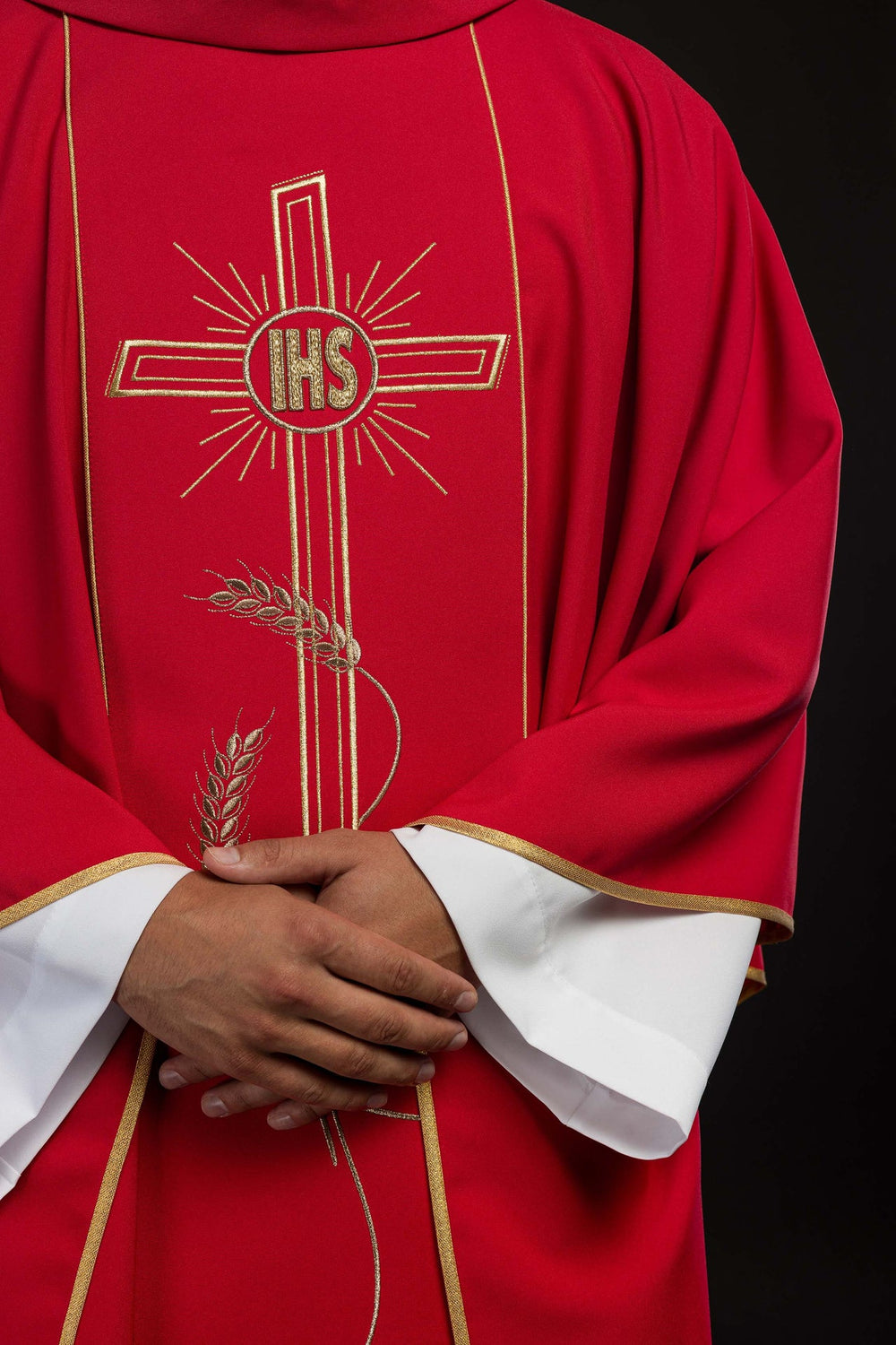 Ornat haftowany Krzyż z symbolem IHS - czerwony (H14) - zdjęcie 4
