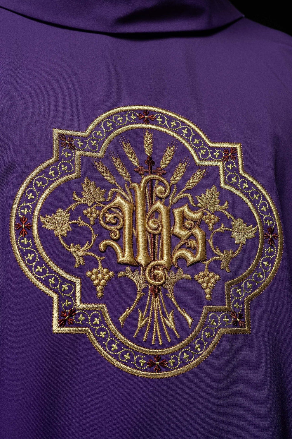 Ornat haftowany IHS i PAX - fioletowy (H32) - zdjęcie 4