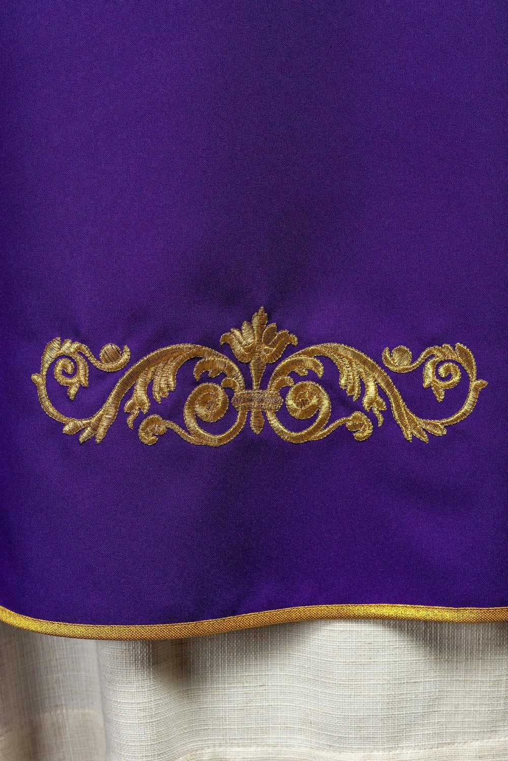 Ornat haftowany IHS - fioletowy (H37) - zdjęcie 6