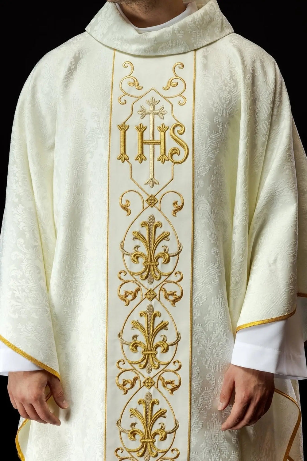 Ornat bogato haftowany IHS - ecru (H163)